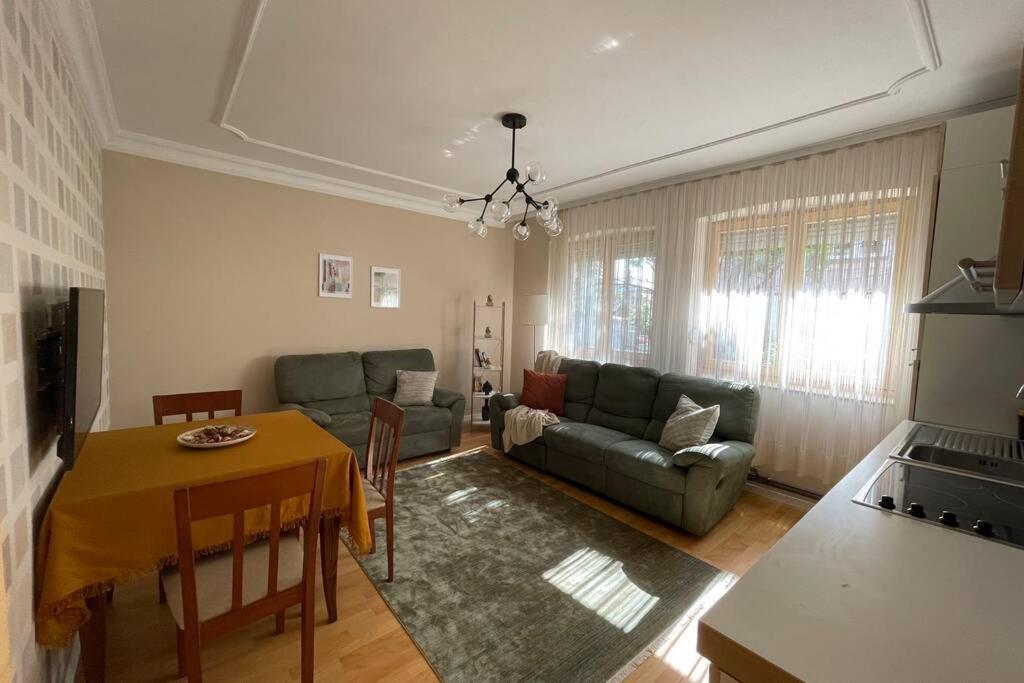 Cozy Apartment In The Old Center Of Prishtina プリシュティナ エクステリア 写真